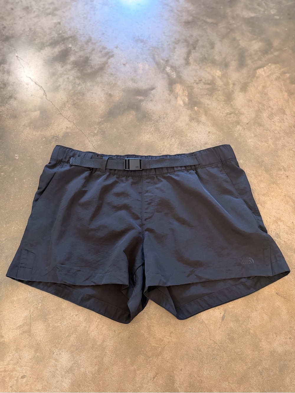 The North Face Women’s XL Black Belted Nylon Hiking Trail Shorts 4” Inseam